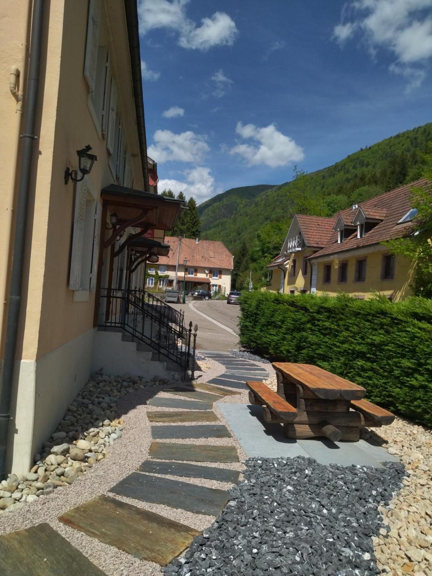 Le Soleil Bed & Breakfast Wildenstein Exterior photo